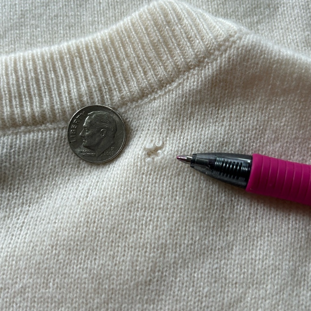 SAKS FIFTH AVENUE Ivory 100% Cashmere Tunic SM NWT as is -holes , easy to fix - Picture 13 of 13